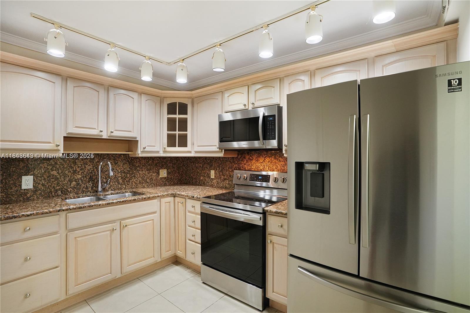 Photo of 3800 Ocean Dr #414, Hollywood, Florida, 33019 -