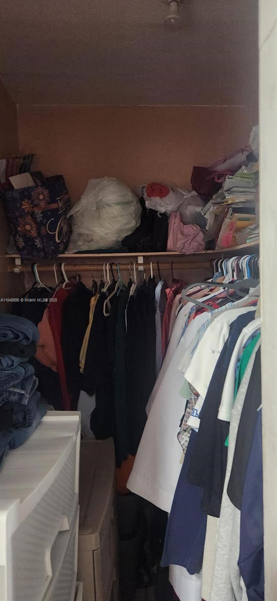 Ver detalles / 1026 sq. ft. $ 2025-07-29 0 foto