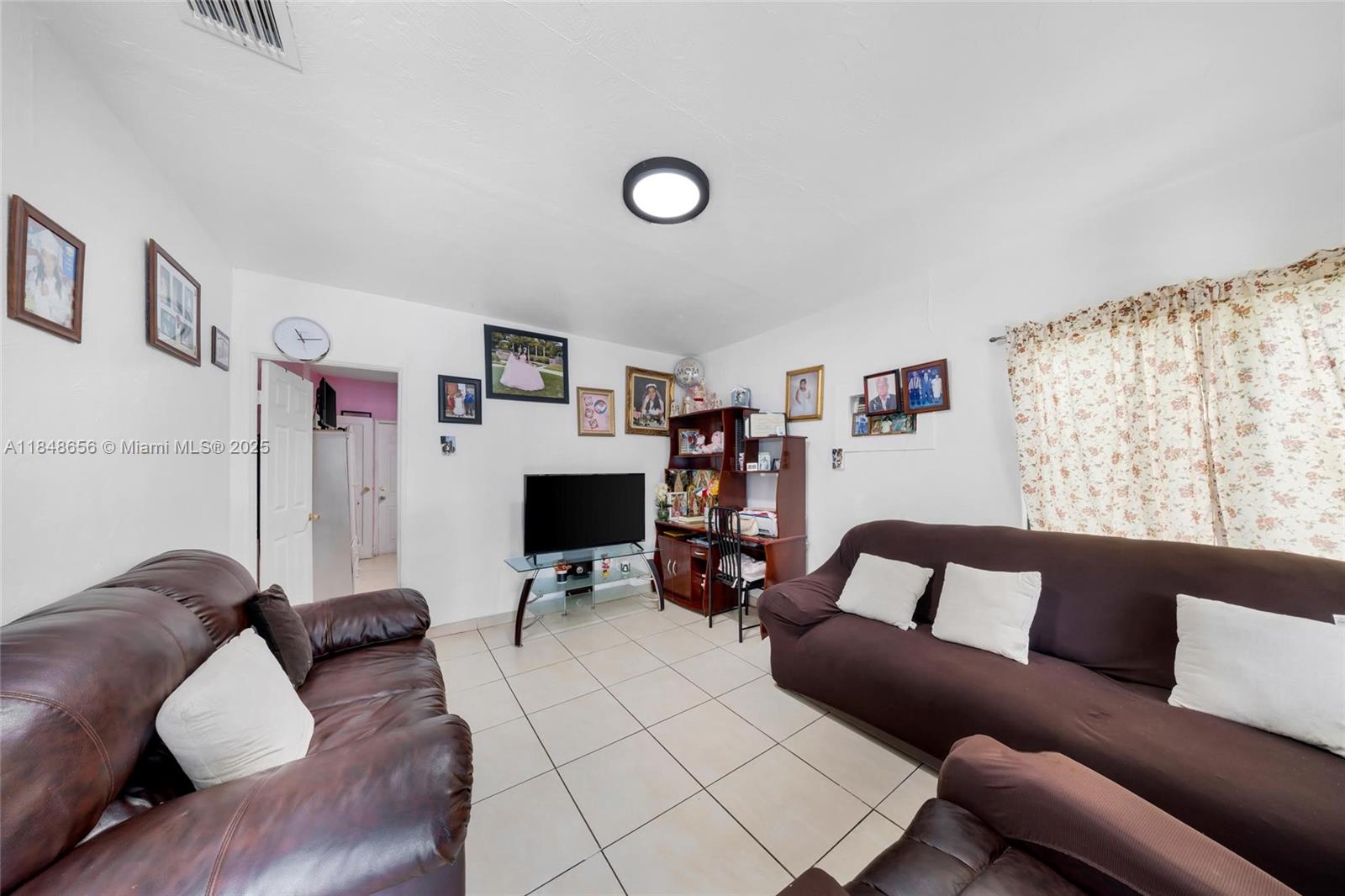 Ver detalles / 1026 sq. ft. $ 2025-07-29 0 foto