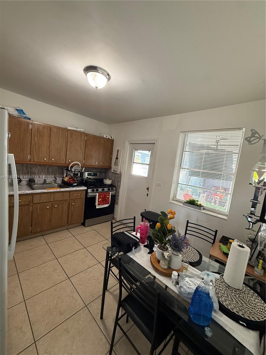 See details / 2150 sq. ft. $ 2025-07-29 0 Photo