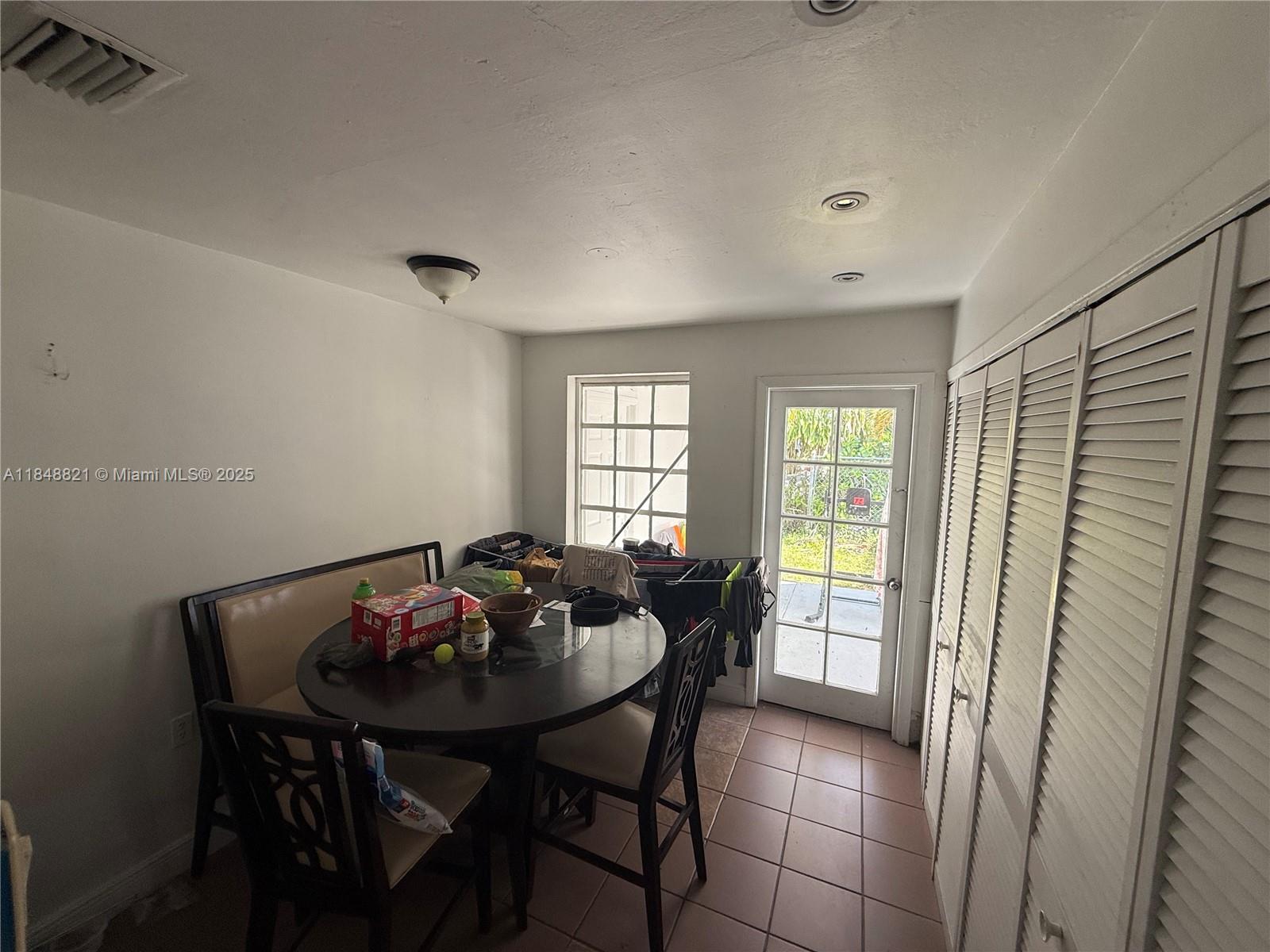 See details / 2150 sq. ft. $ 2025-07-29 0 Photo