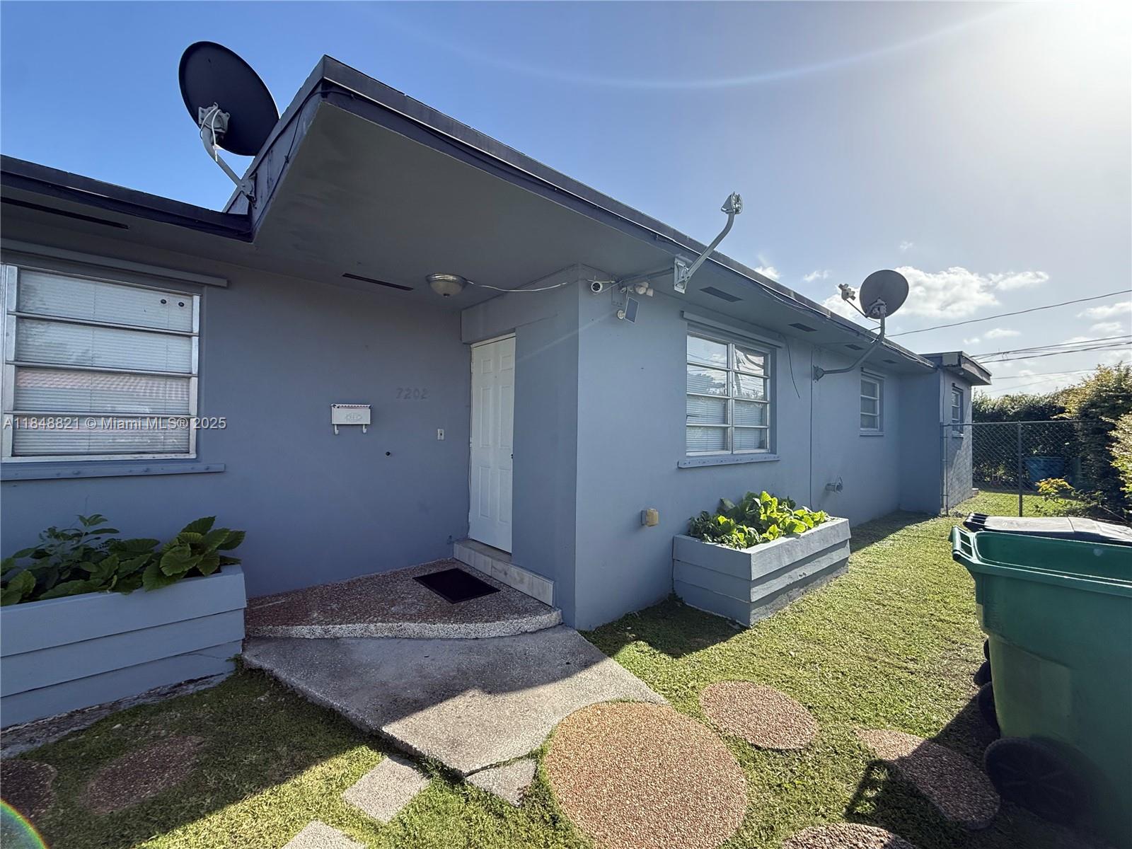 See details / 2150 sq. ft. $ 2025-07-29 0 Photo