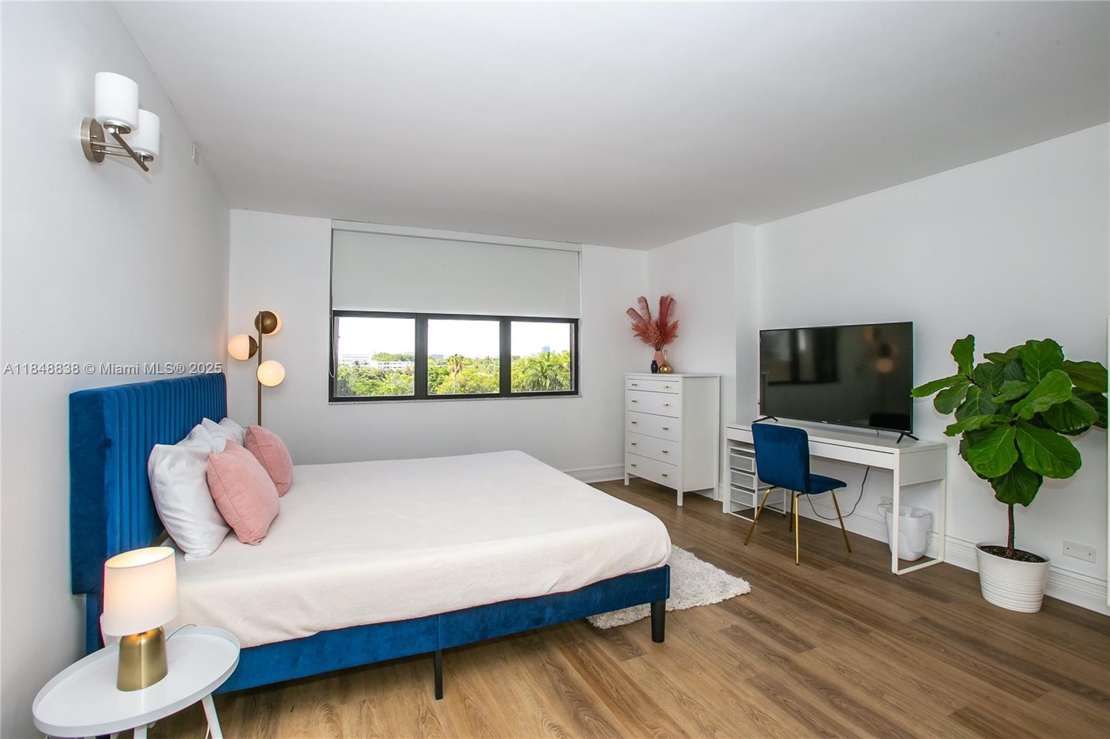 See details 511 2 / 3 1950 sq. ft. $ 2025-07-29 0 Photo