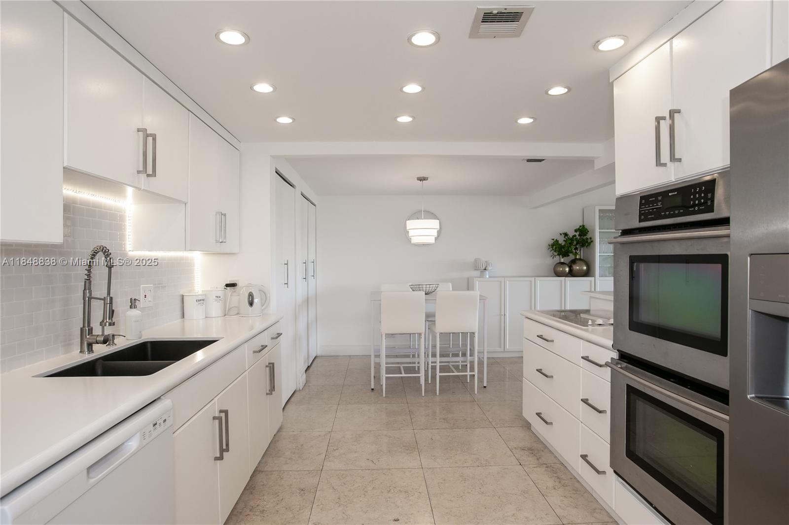 See details 511 2 / 3 1950 sq. ft. $ 2025-07-29 0 Photo