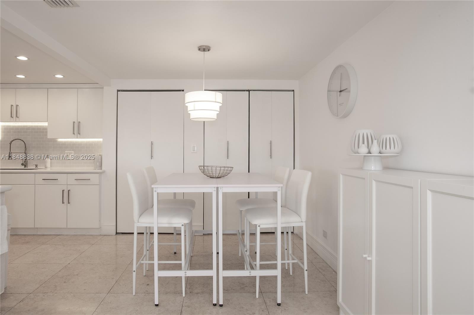 See details 511 2 / 3 1950 sq. ft. $ 2025-07-29 0 Photo