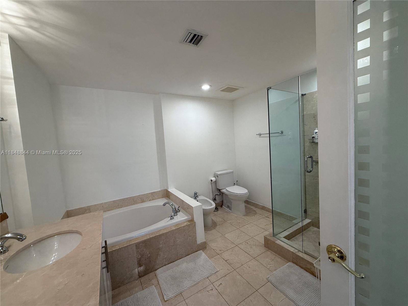 Photo of 3330 190th St  #1815, Aventura, Florida, 33180 - 