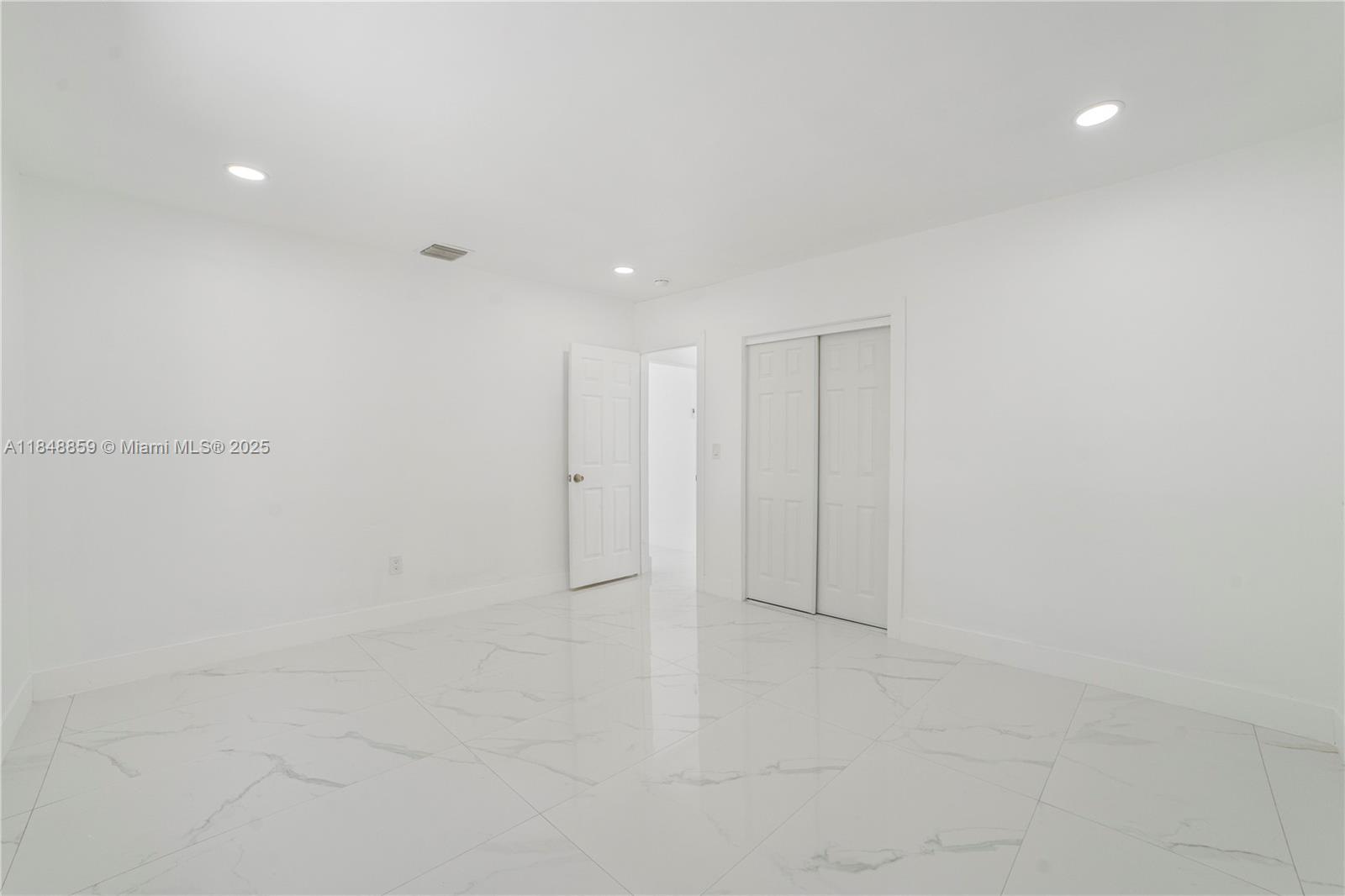 Ver detalles / 1568 sq. ft. $ 2025-07-29 0 foto