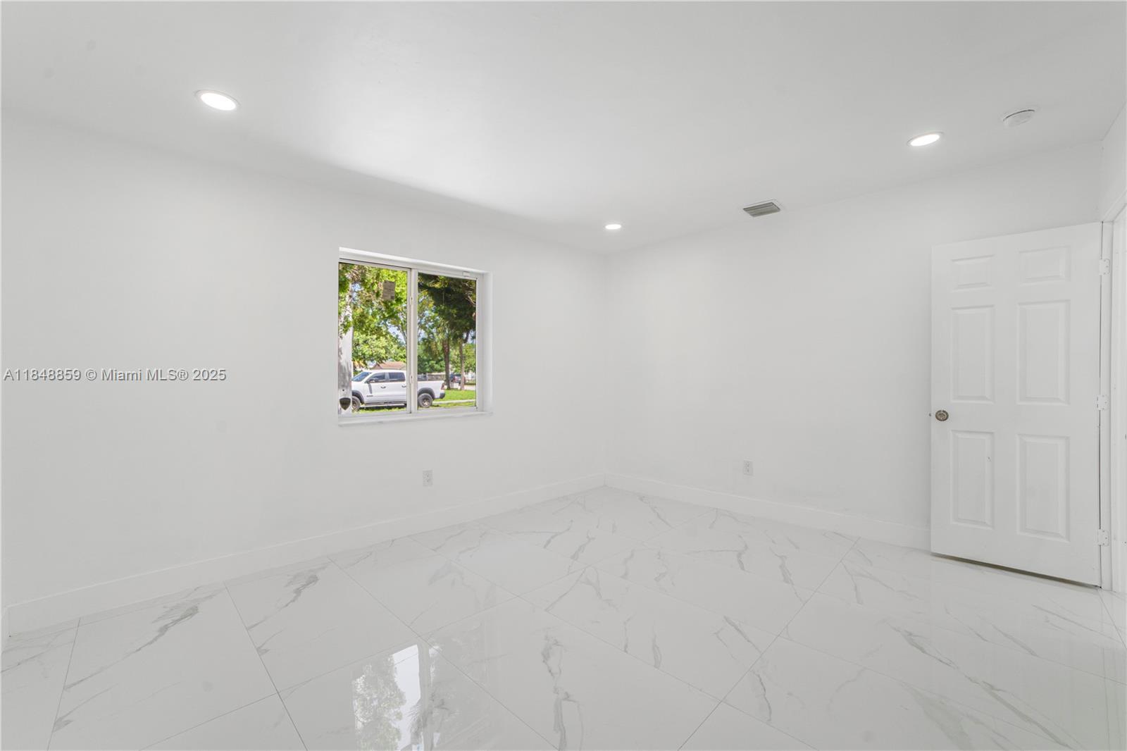 Ver detalles / 1568 sq. ft. $ 2025-07-29 0 foto