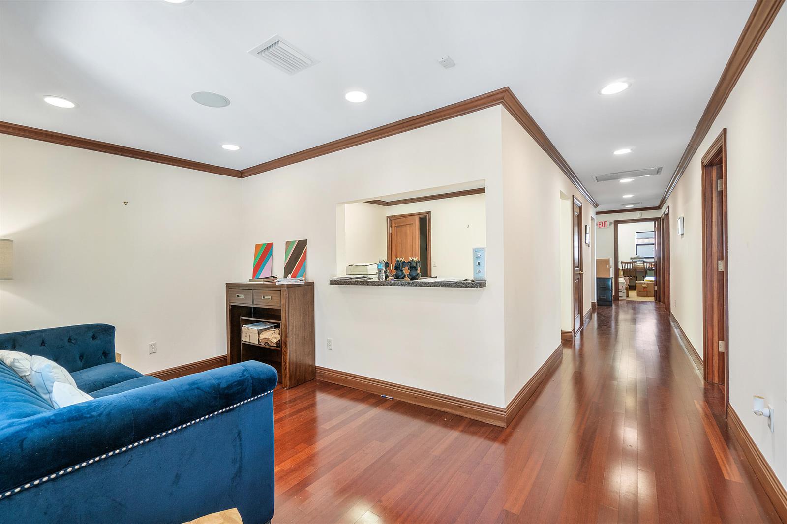 Ver detalles / 4 sq. ft. $ 2026-06-17 0 foto