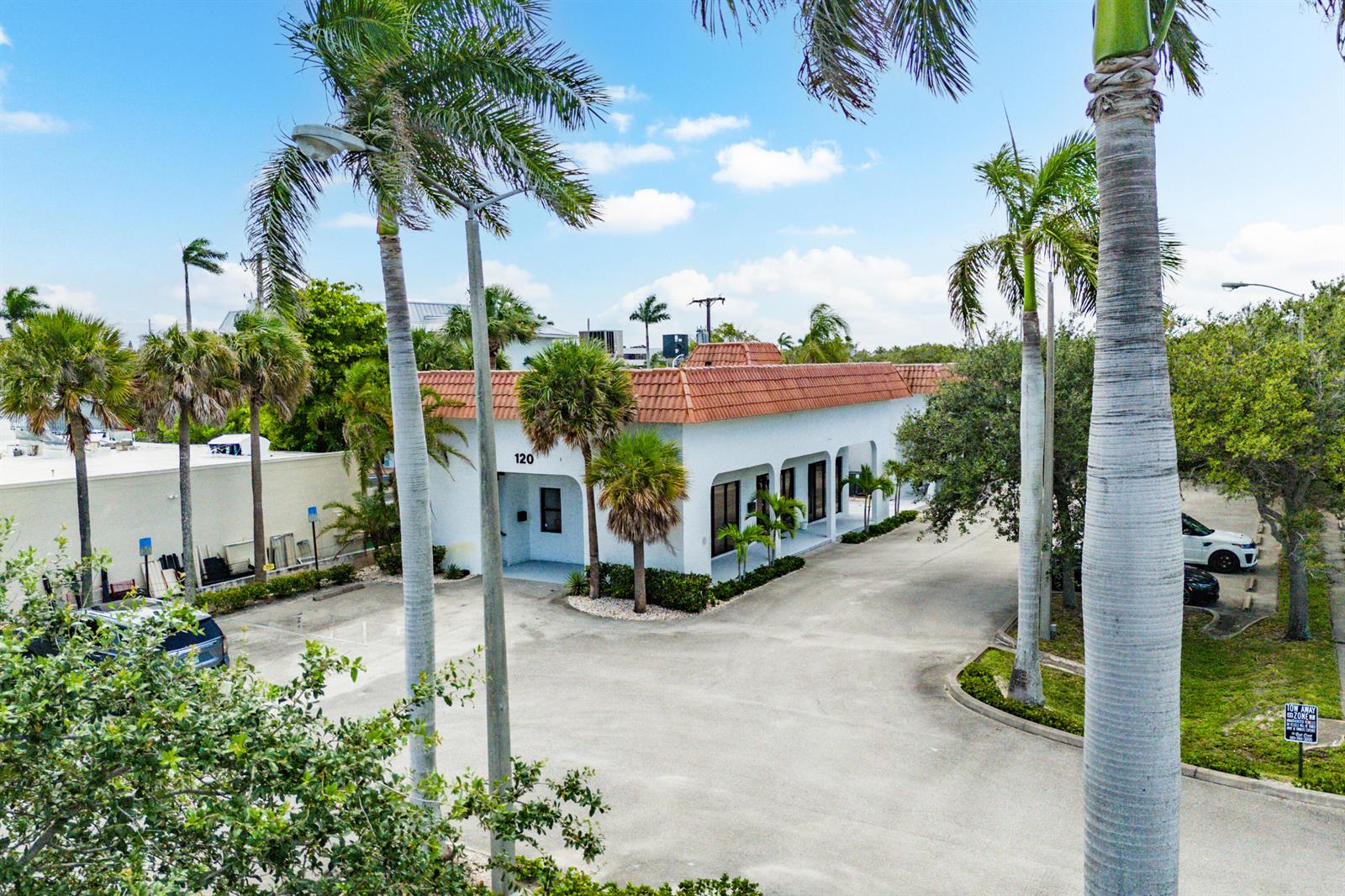 Ver detalles / 4 sq. ft. $ 2026-06-17 0 foto