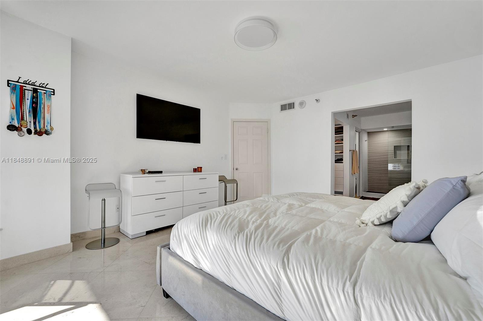 Photo of 3530 Mystic Pointe Dr  #2413, Aventura, Florida, 33180 - 