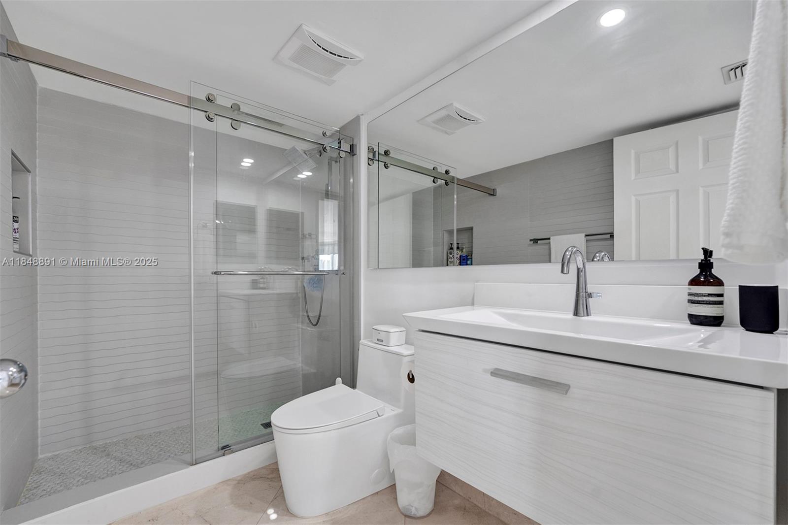 Photo of 3530 Mystic Pointe Dr  #2413, Aventura, Florida, 33180 - 