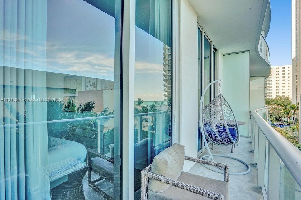 See details 304 1 / 1 653 sq. ft. $ 2025-07-29 0 Photo