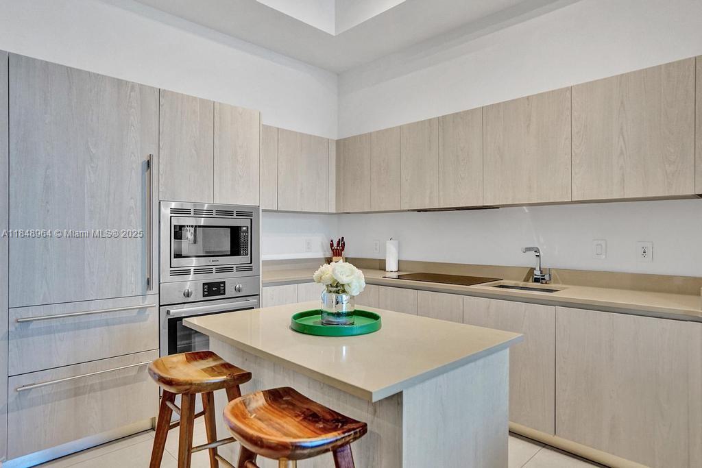See details 304 1 / 1 653 sq. ft. $ 2025-07-29 0 Photo