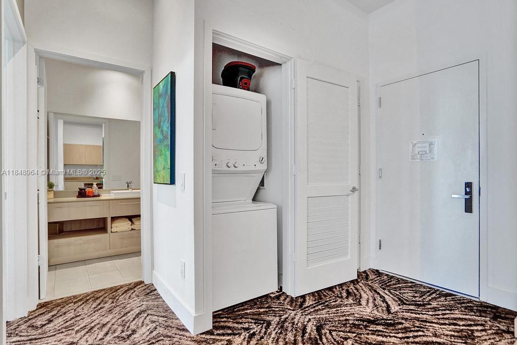 See details 304 1 / 1 653 sq. ft. $ 2025-07-29 0 Photo