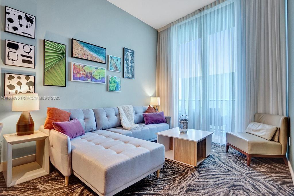 See details 304 1 / 1 653 sq. ft. $ 2025-07-29 0 Photo