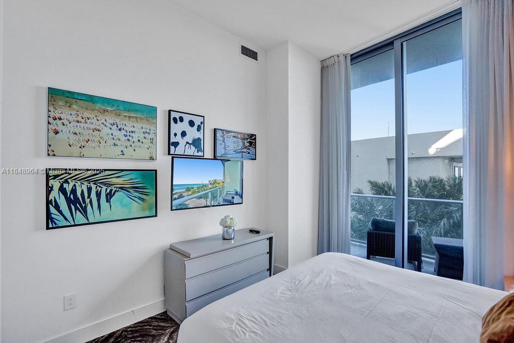 See details 304 1 / 1 653 sq. ft. $ 2025-07-29 0 Photo