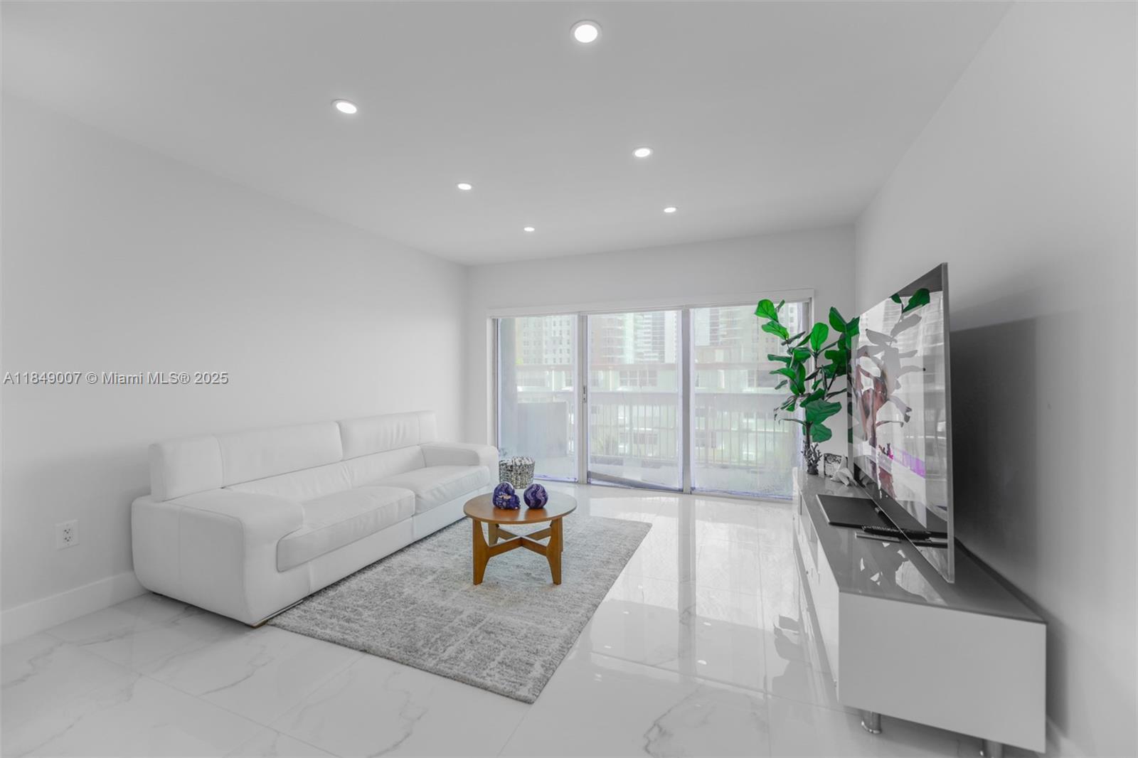 See details 3D 1 / 2 870 sq. ft. $ 2025-07-29 0 Photo