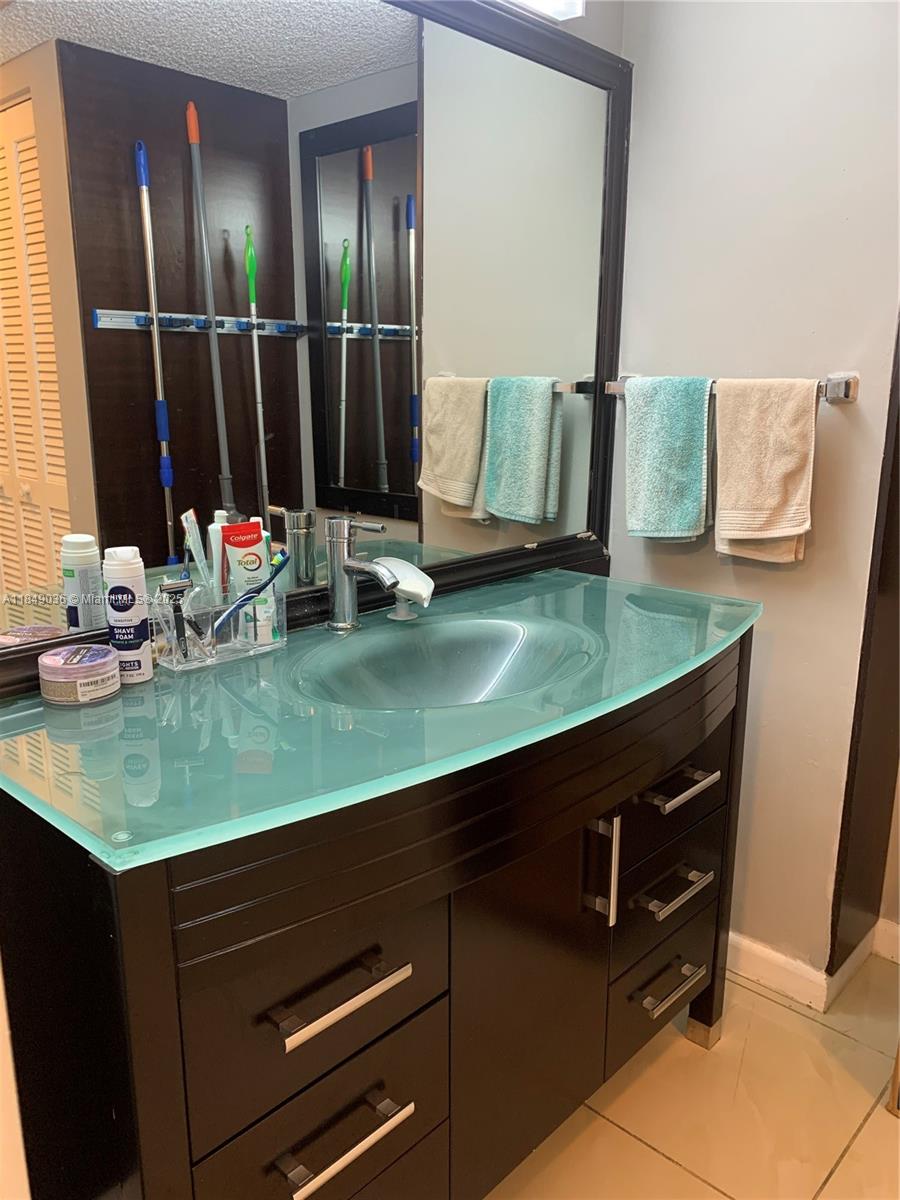 See details 604 2 / 2 1232 sq. ft. $ 2025-07-29 0 Photo