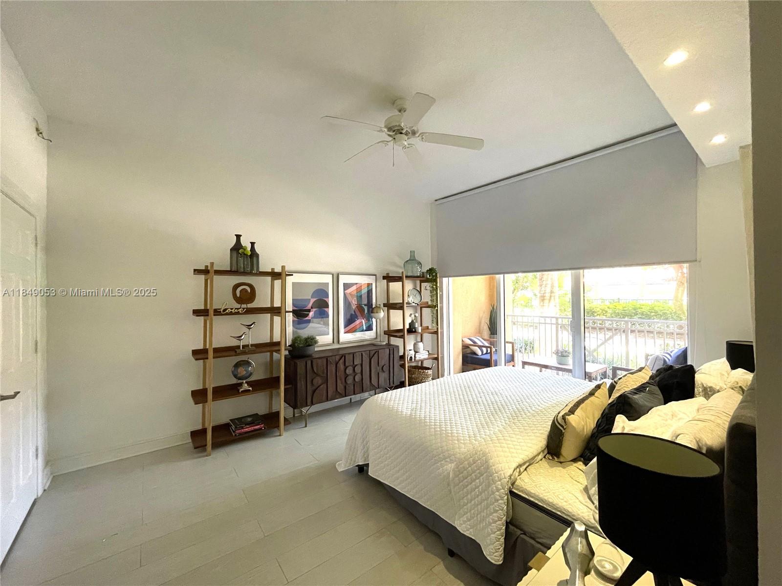 Photo of 3001 185th St  #123, Aventura, Florida, 33180 - 
