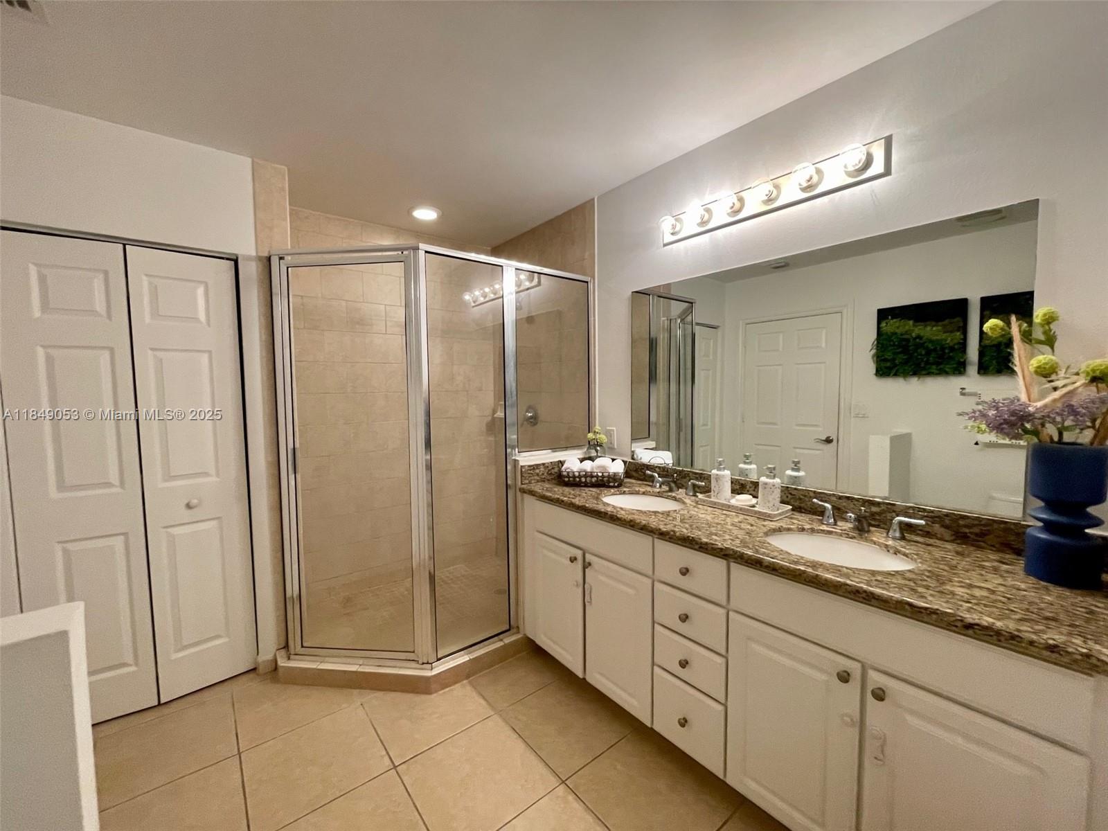 Photo of 3001 185th St  #123, Aventura, Florida, 33180 - 