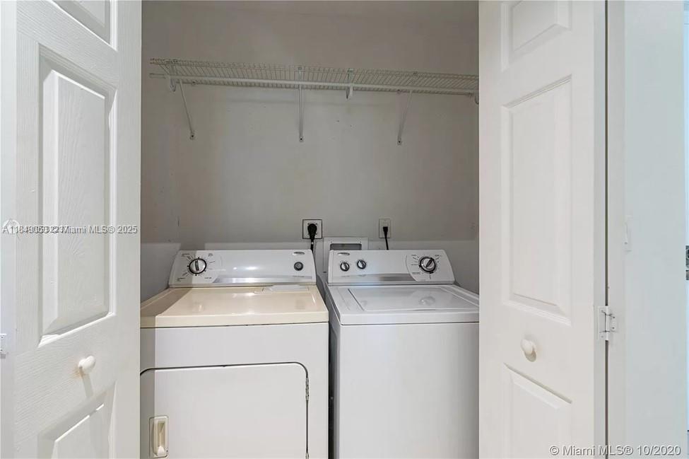 Photo of 3001 185th St  #123, Aventura, Florida, 33180 - 
