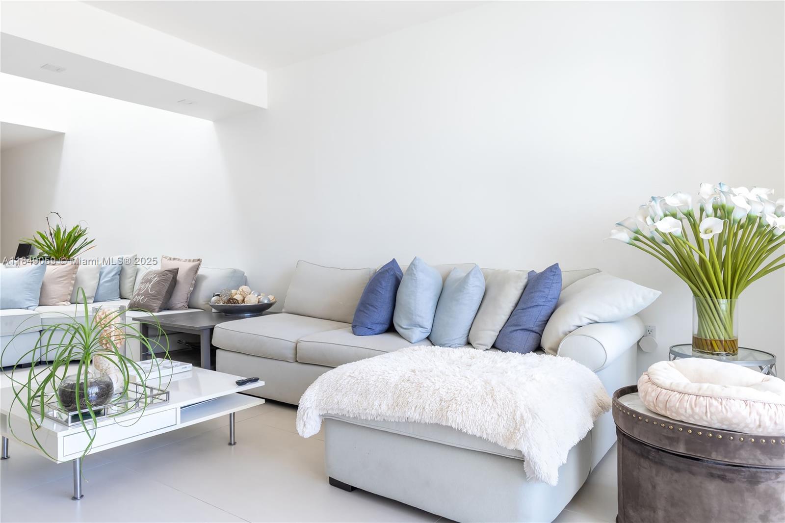 See details 330 4 / 3 2425 sq. ft. $ 2025-07-29 0 Photo