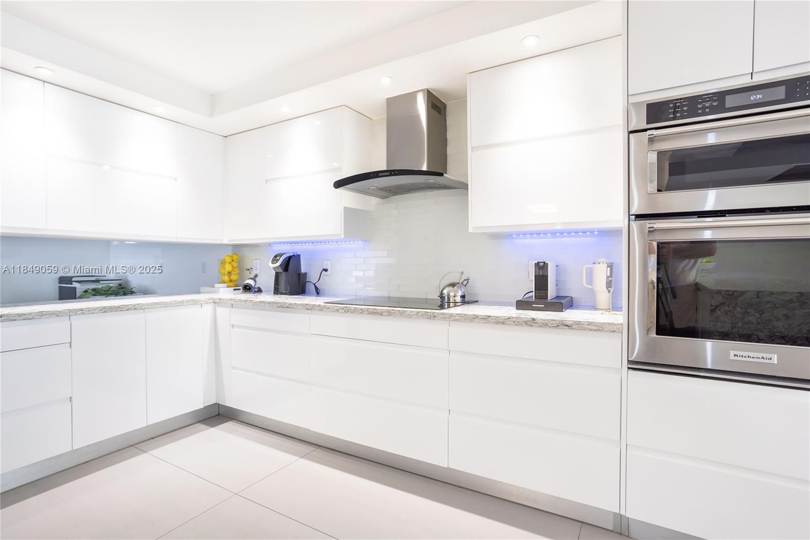 See details 330 4 / 3 2425 sq. ft. $ 2025-07-29 0 Photo
