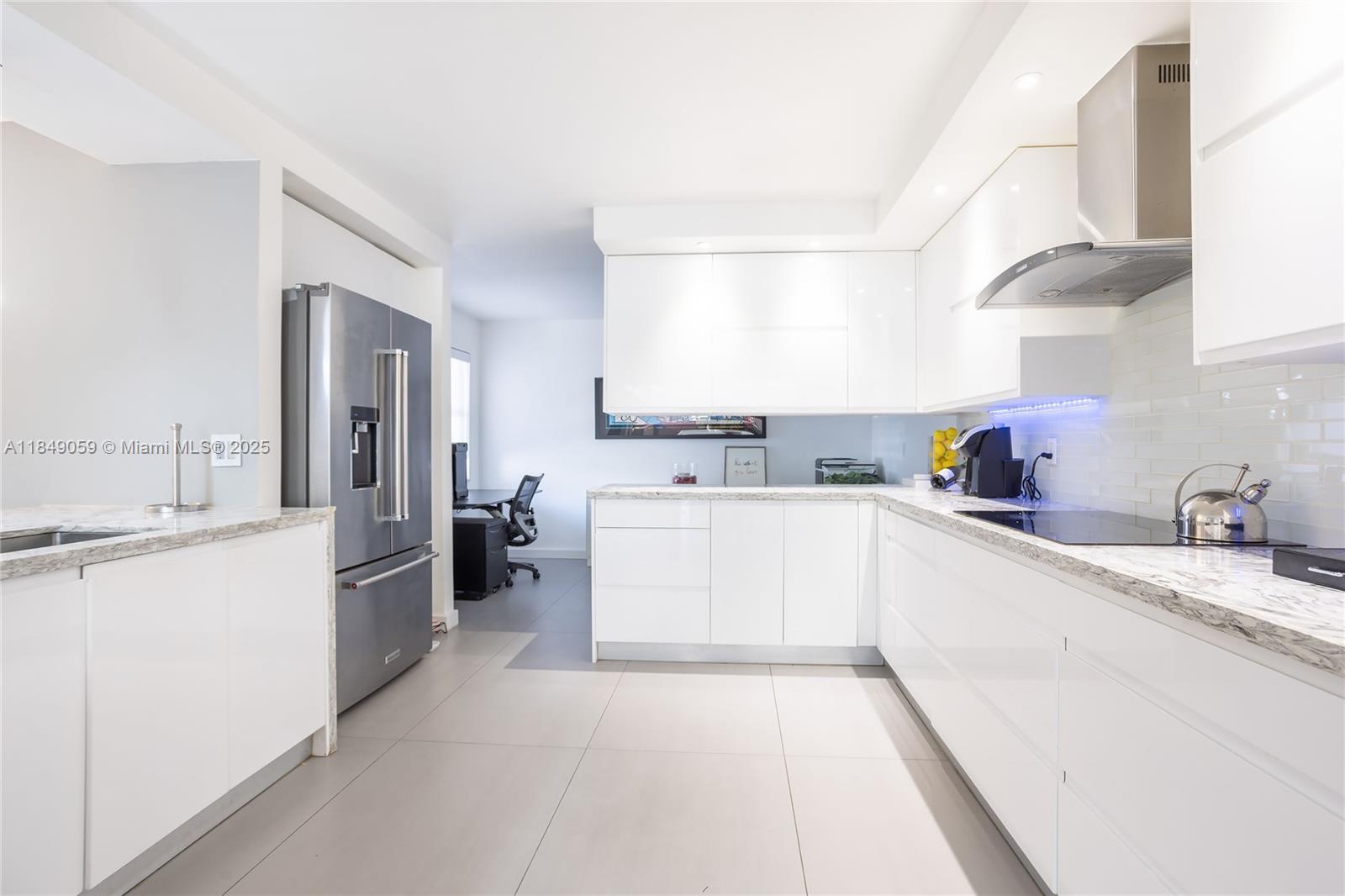 See details 330 4 / 3 2425 sq. ft. $ 2025-07-29 0 Photo