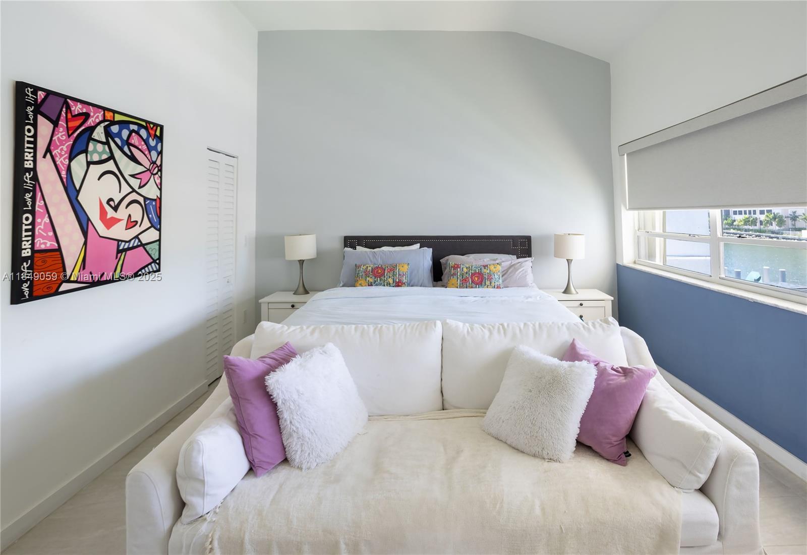 See details 330 4 / 3 2425 sq. ft. $ 2025-07-29 0 Photo