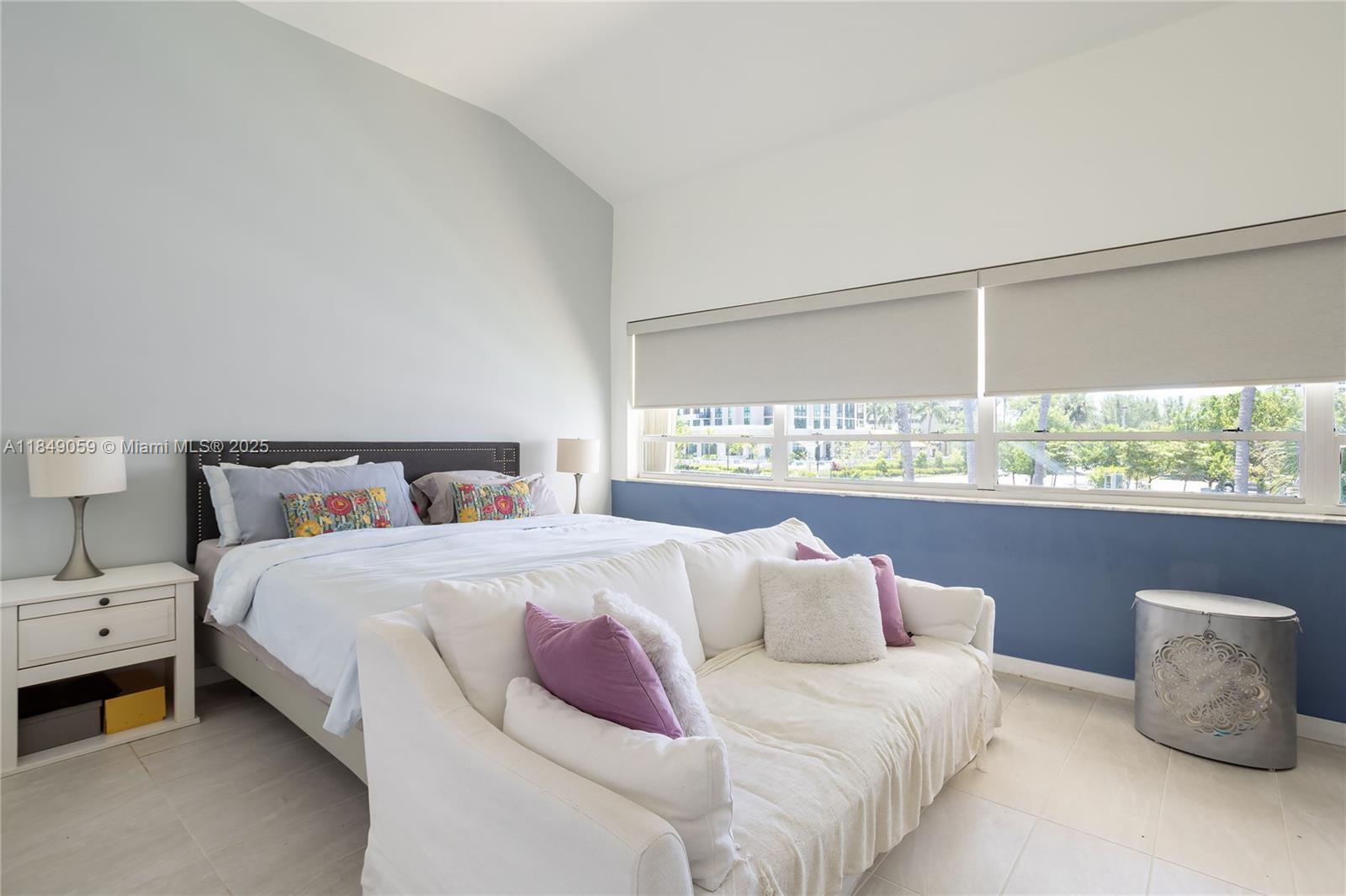 See details 330 4 / 3 2425 sq. ft. $ 2025-07-29 0 Photo