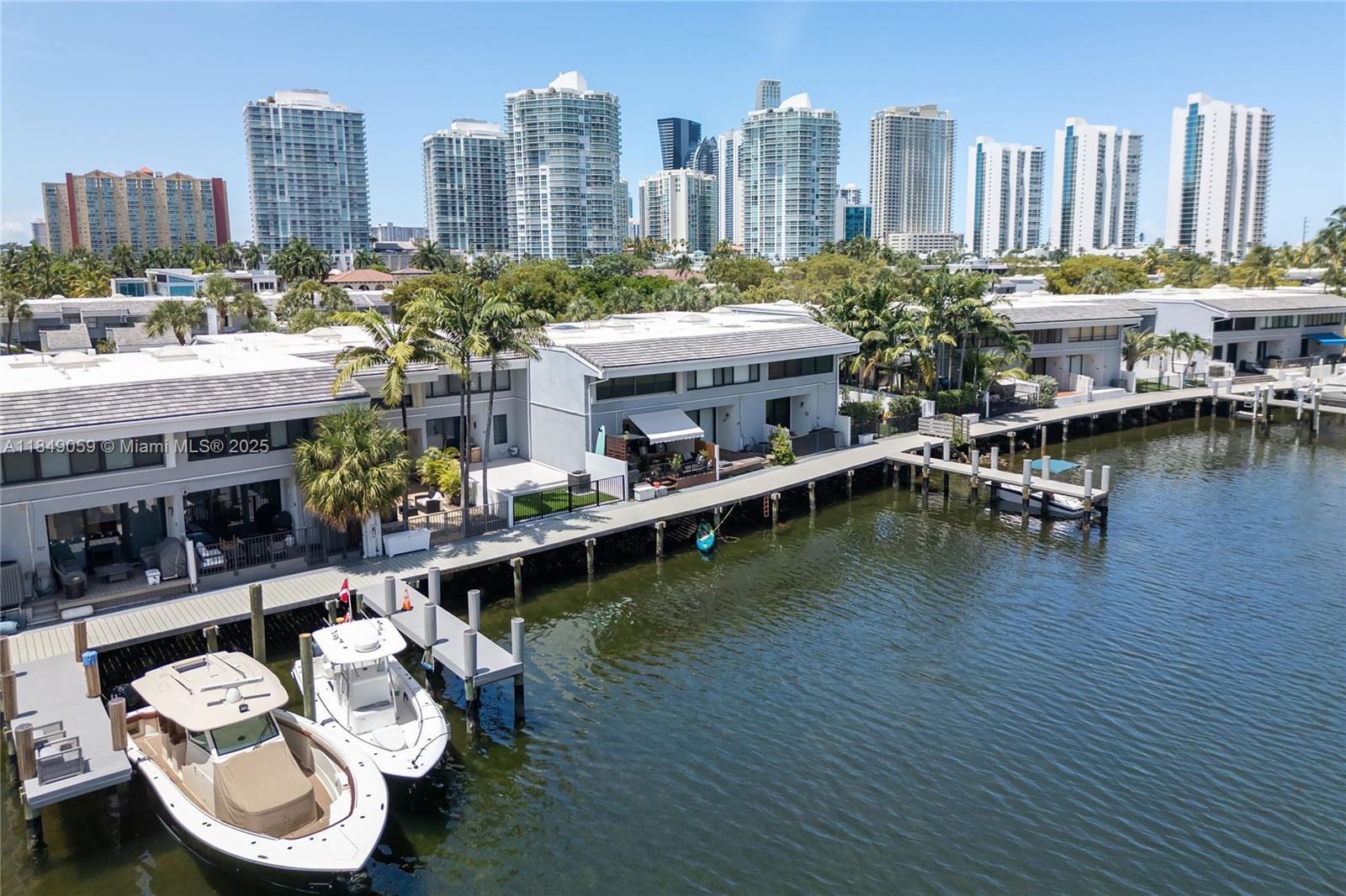 See details 330 4 / 3 2425 sq. ft. $ 2025-07-29 0 Photo