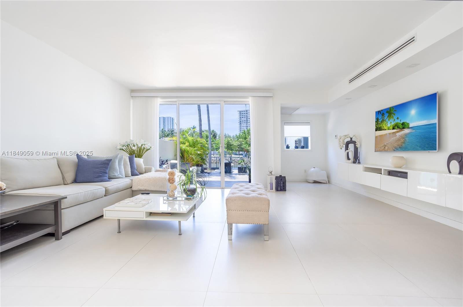 See details 330 4 / 3 2425 sq. ft. $ 2025-07-29 0 Photo