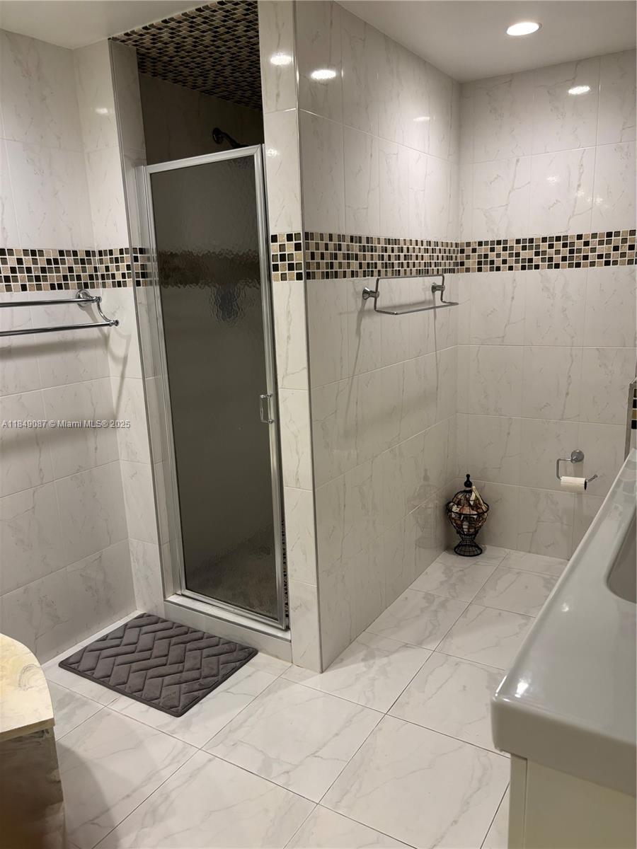 Photo of 1865 Ocean Dr  #4E, Hallandale Beach, Florida, 33009 - 