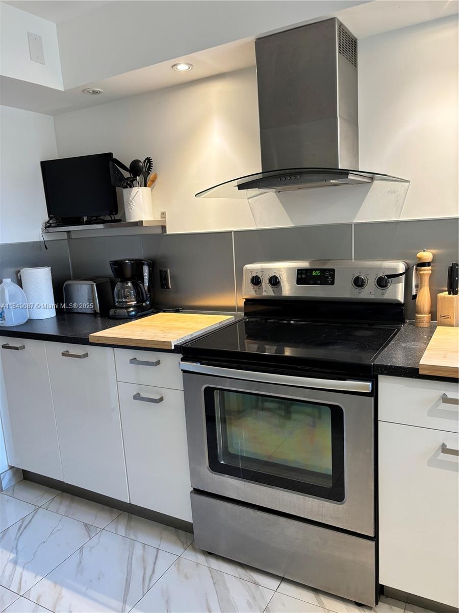 Photo of 1865 Ocean Dr #4E, Hallandale Beach, Florida, 33009 -