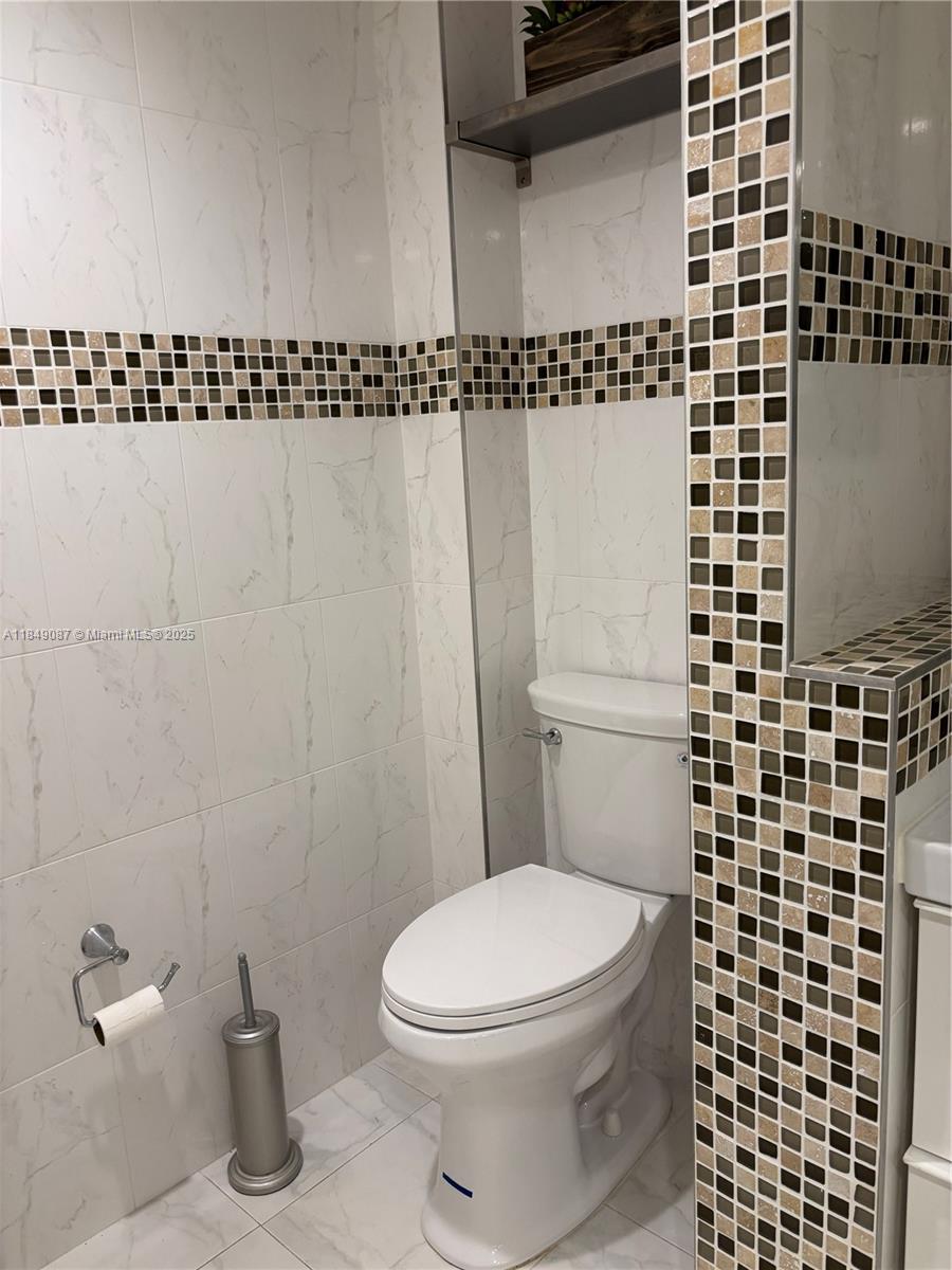 Photo of 1865 Ocean Dr  #4E, Hallandale Beach, Florida, 33009 - 