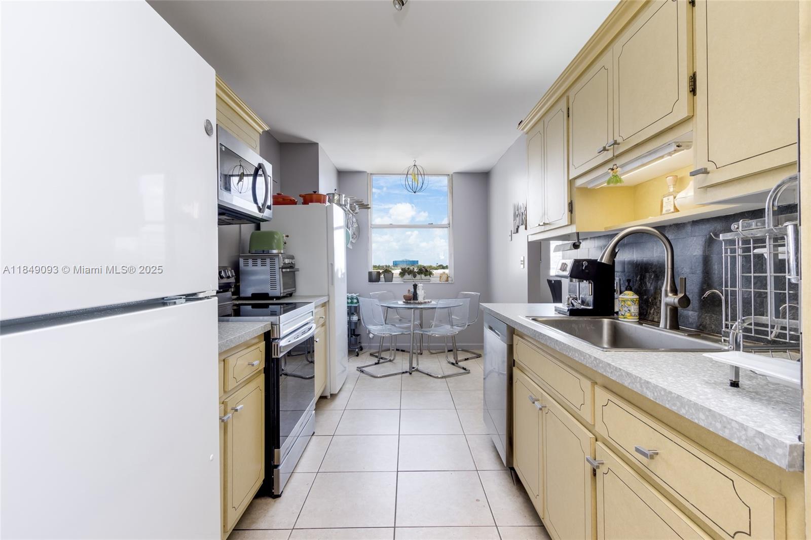 See details 519 2 / 2 1284 sq. ft. $ 2025-07-29 0 Photo