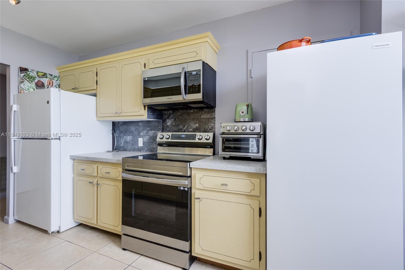 See details 519 2 / 2 1284 sq. ft. $ 2025-07-29 0 Photo