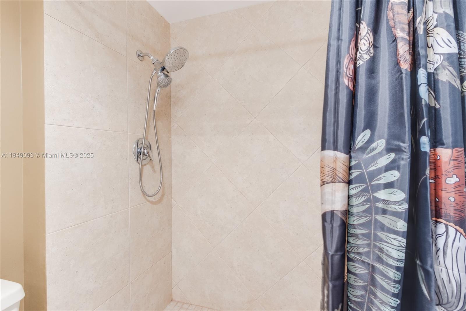 See details 519 2 / 2 1284 sq. ft. $ 2025-07-29 0 Photo
