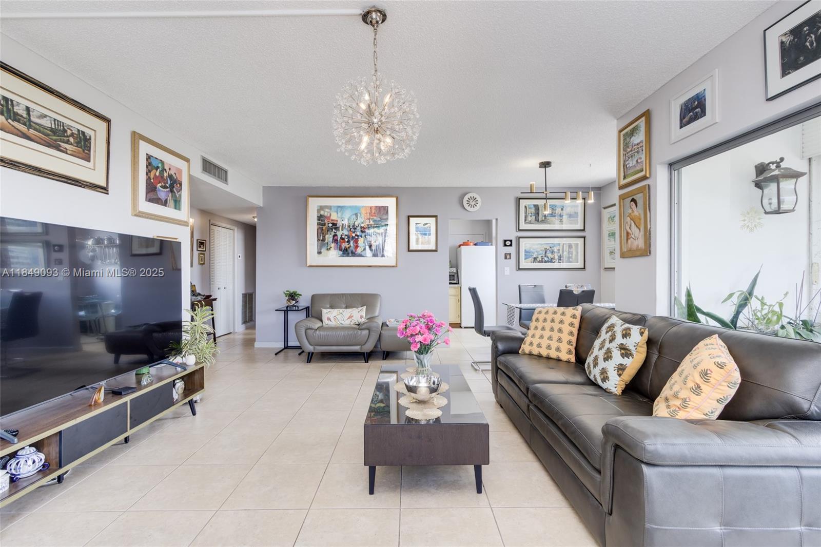 See details 519 2 / 2 1284 sq. ft. $ 2025-07-29 0 Photo