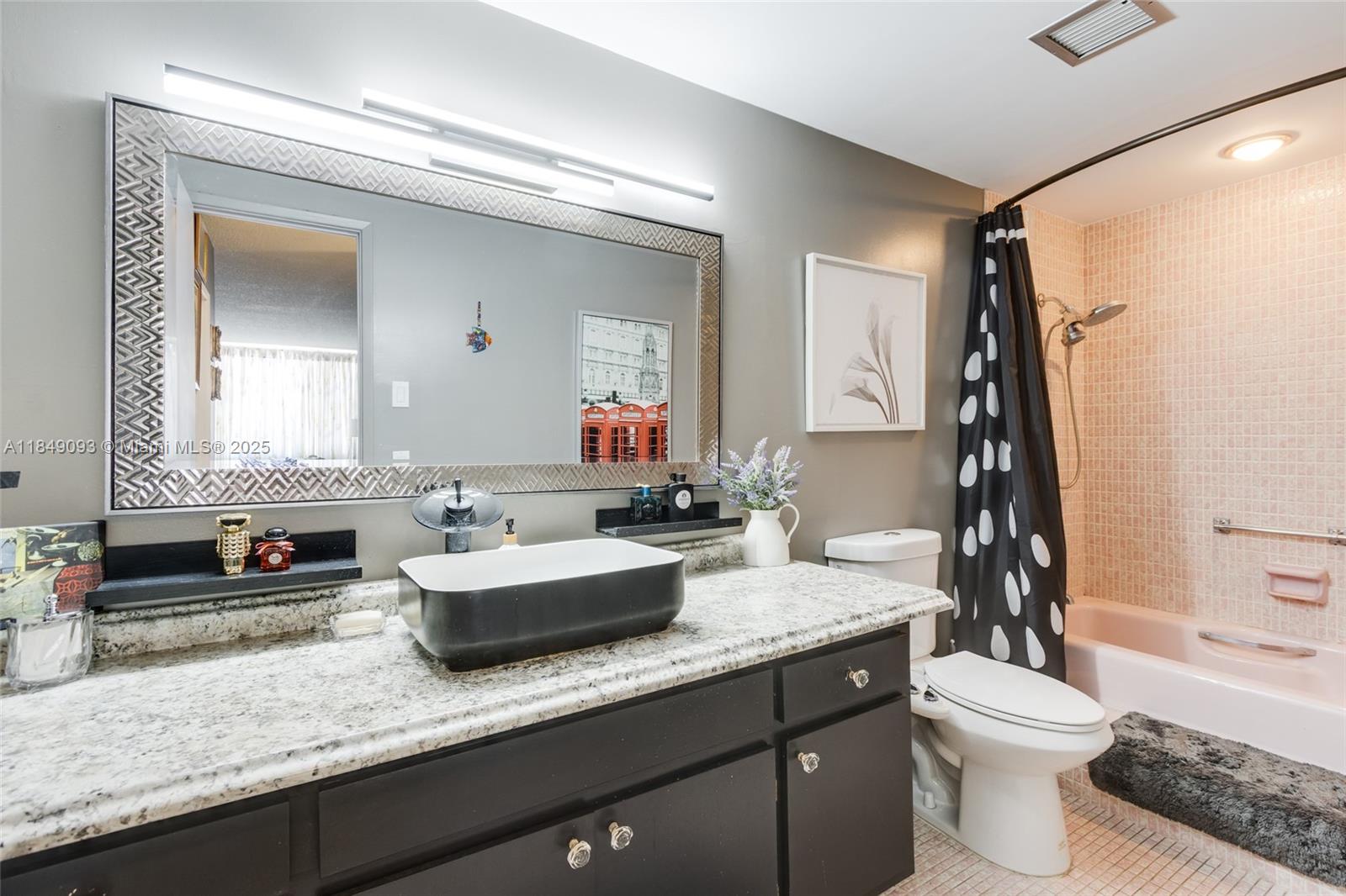 See details 519 2 / 2 1284 sq. ft. $ 2025-07-29 0 Photo