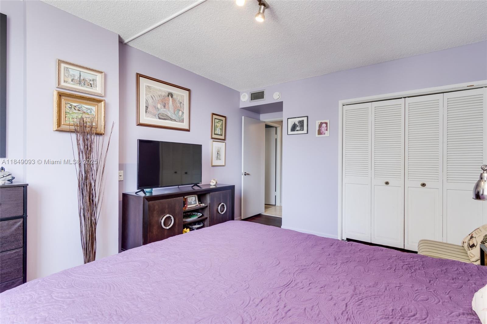 See details 519 2 / 2 1284 sq. ft. $ 2025-07-29 0 Photo