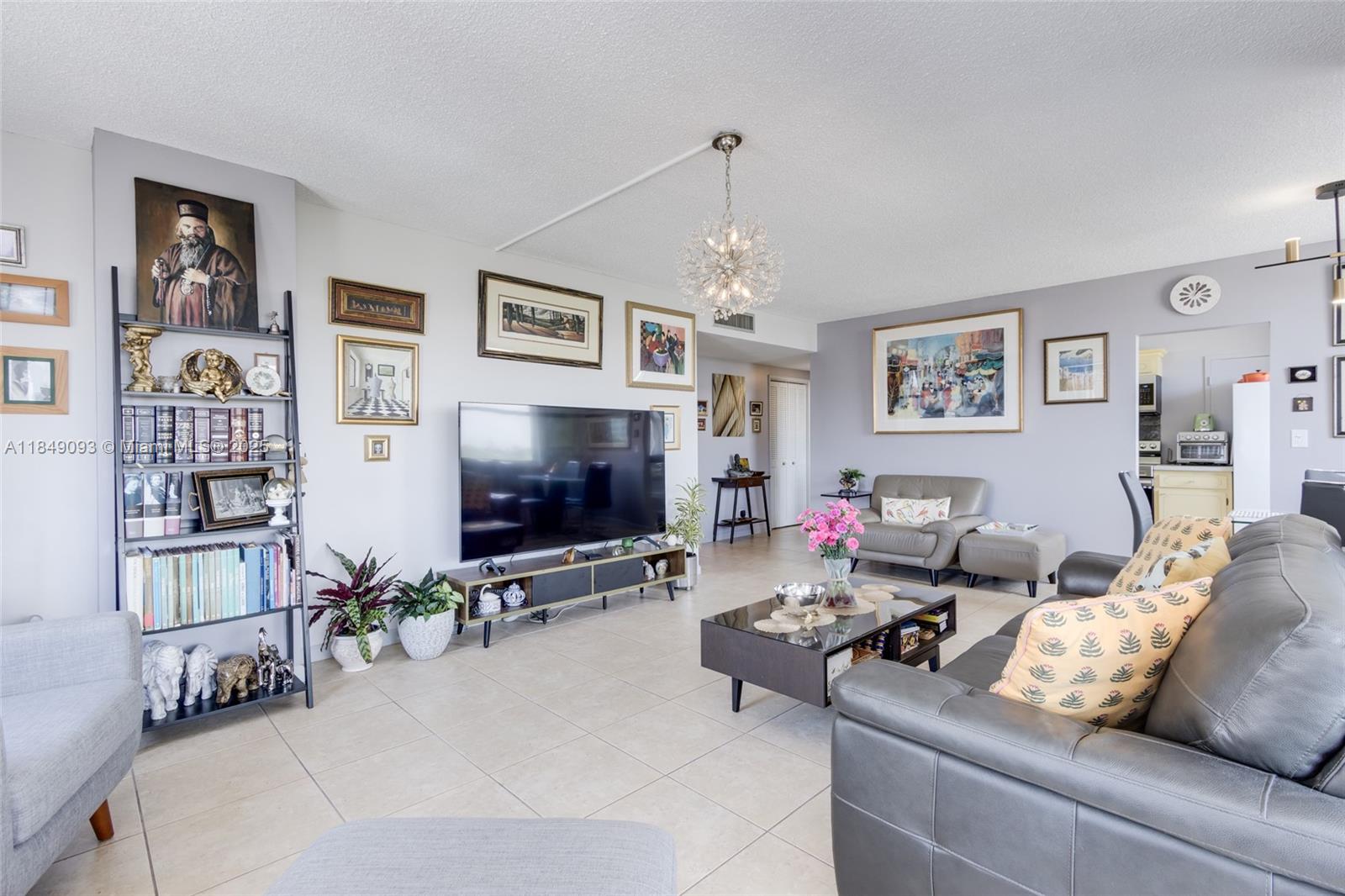 See details 519 2 / 2 1284 sq. ft. $ 2025-07-29 0 Photo