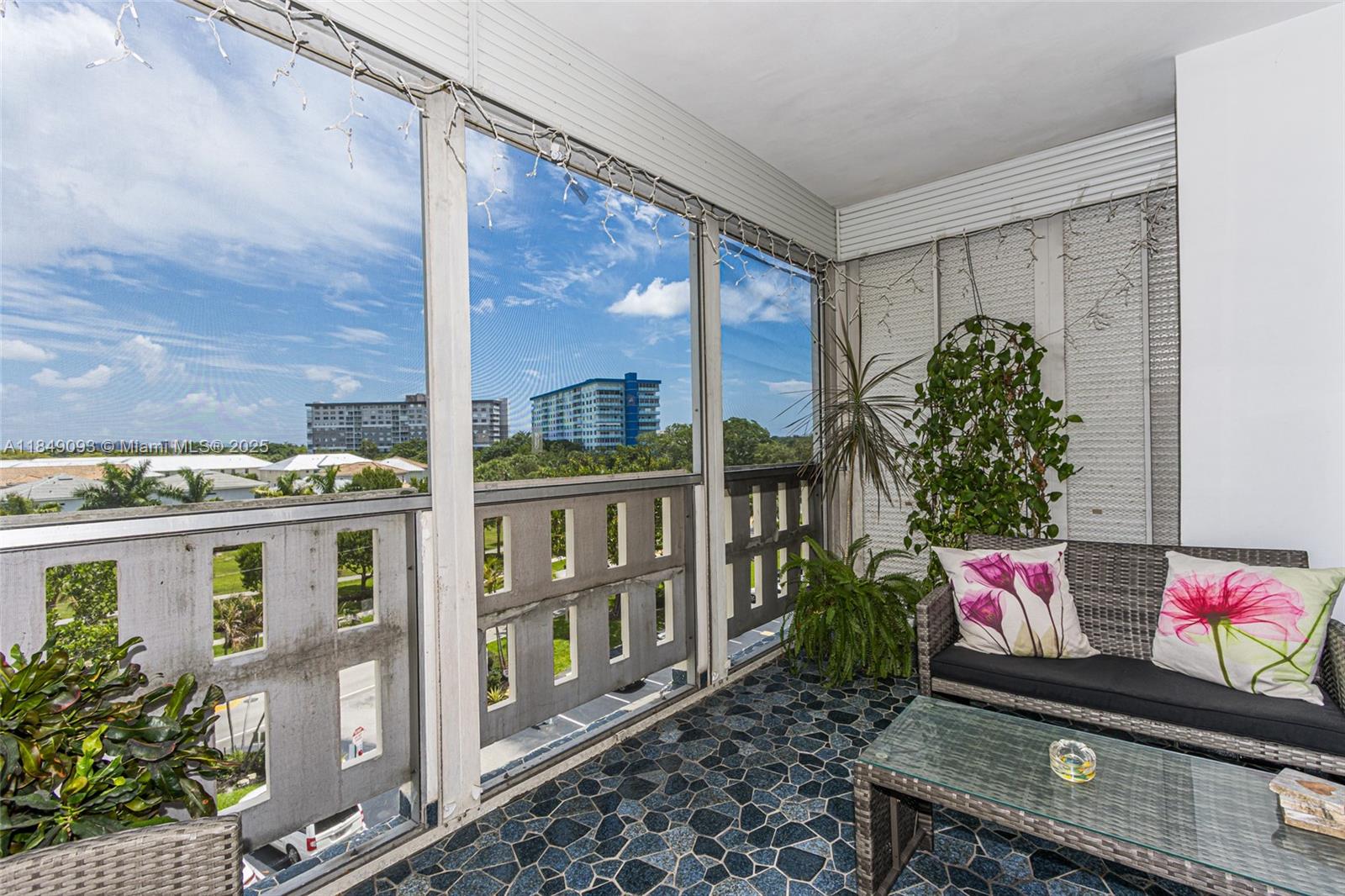 See details 519 2 / 2 1284 sq. ft. $ 2025-07-29 0 Photo