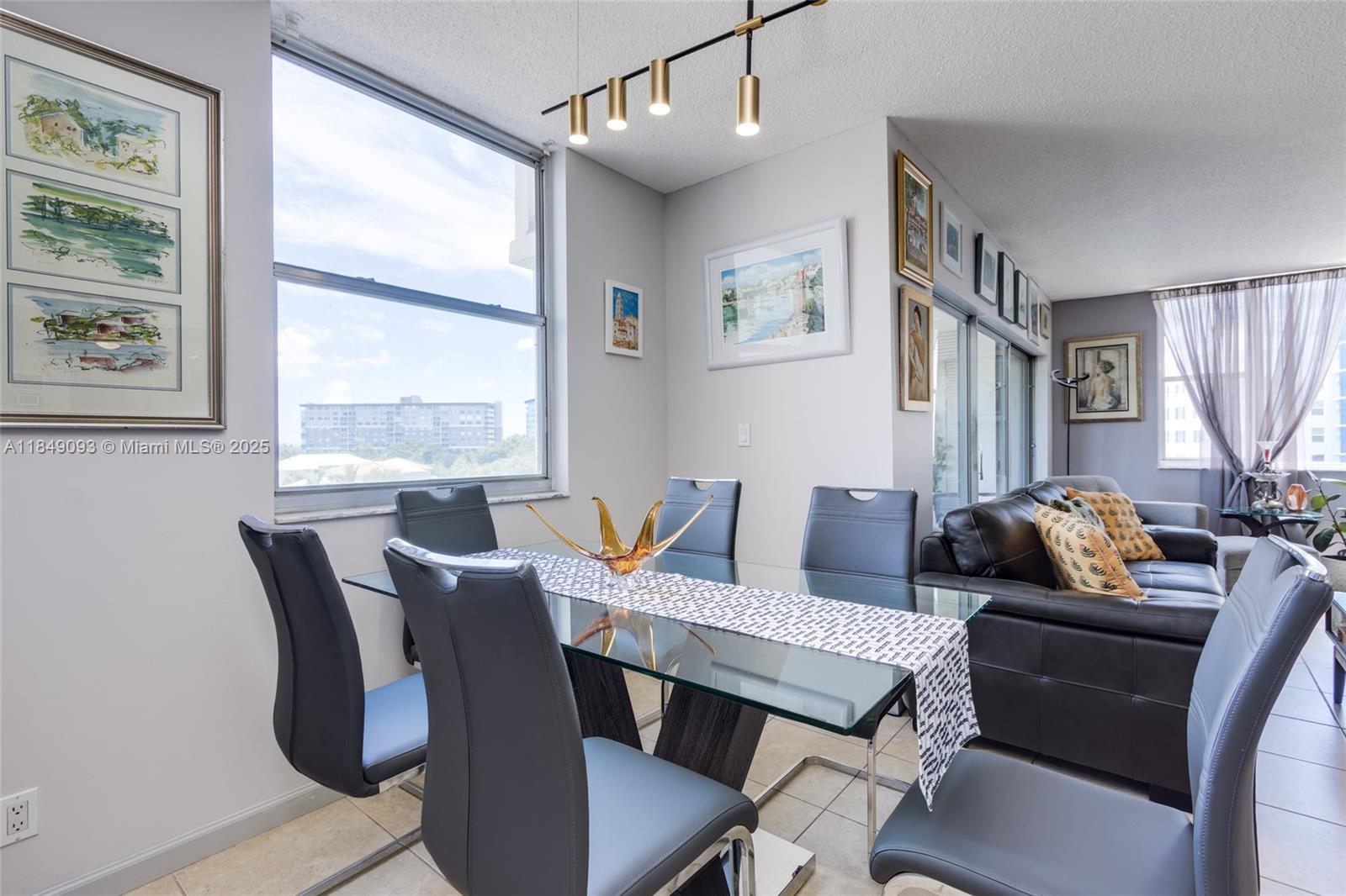 See details 519 2 / 2 1284 sq. ft. $ 2025-07-29 0 Photo
