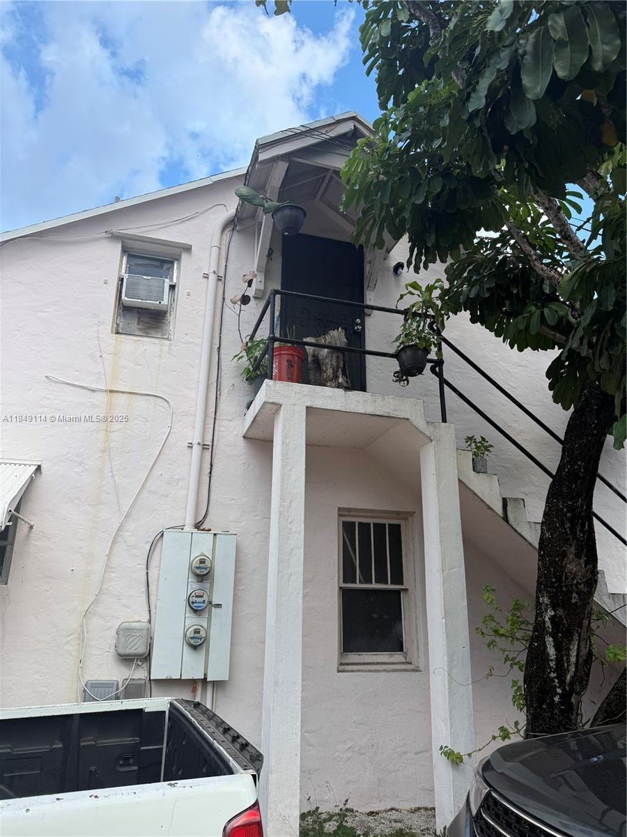 See details / 3665 sq. ft. $ 2025-08-01 0 Photo