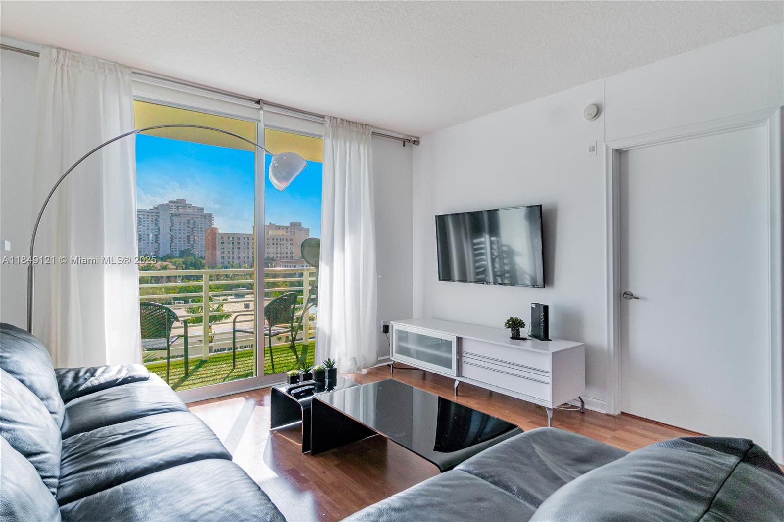 Photo of 2775 187th St  #516, Aventura, Florida, 33180 - 