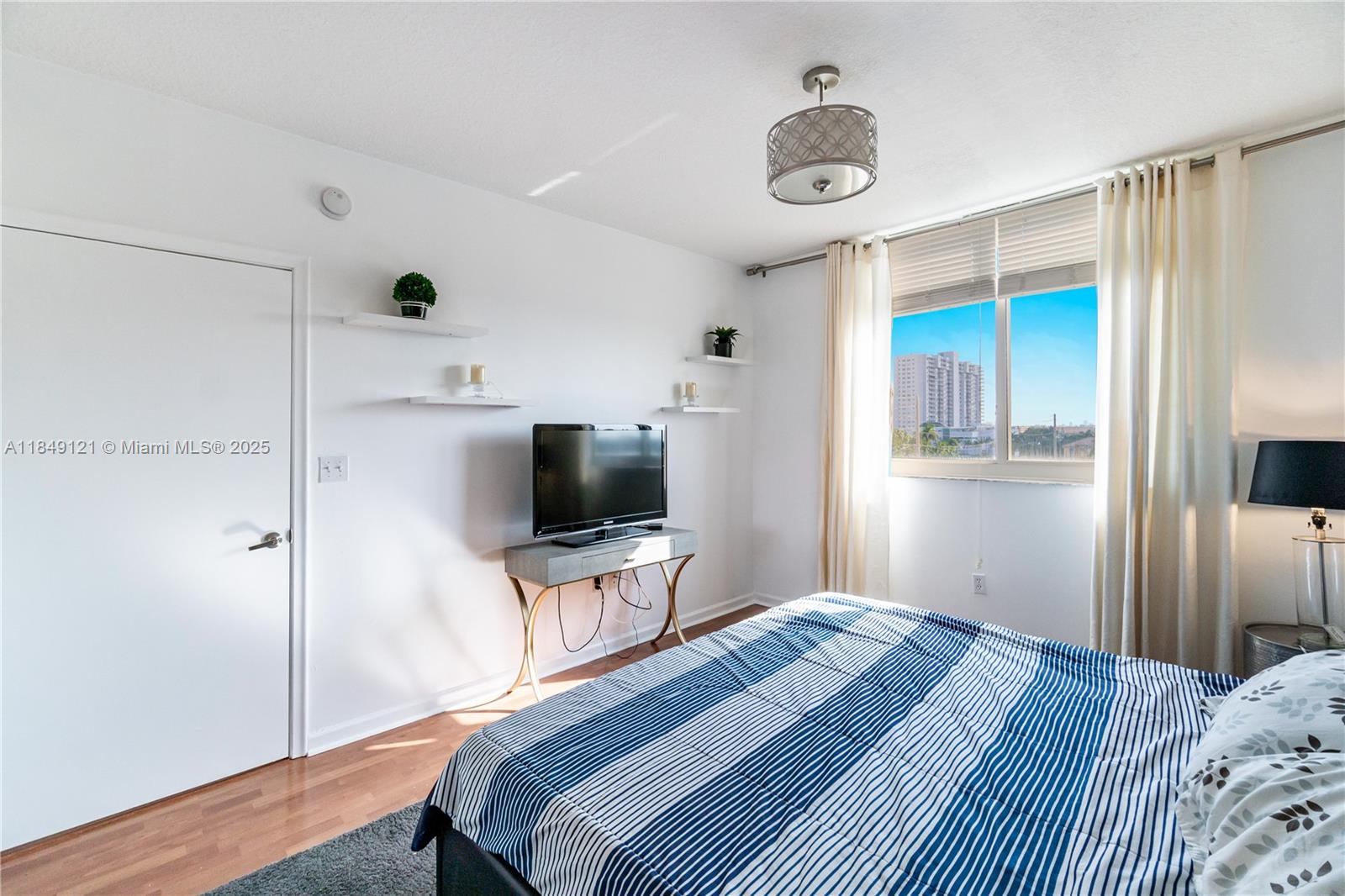 Photo of 2775 187th St  #516, Aventura, Florida, 33180 - 