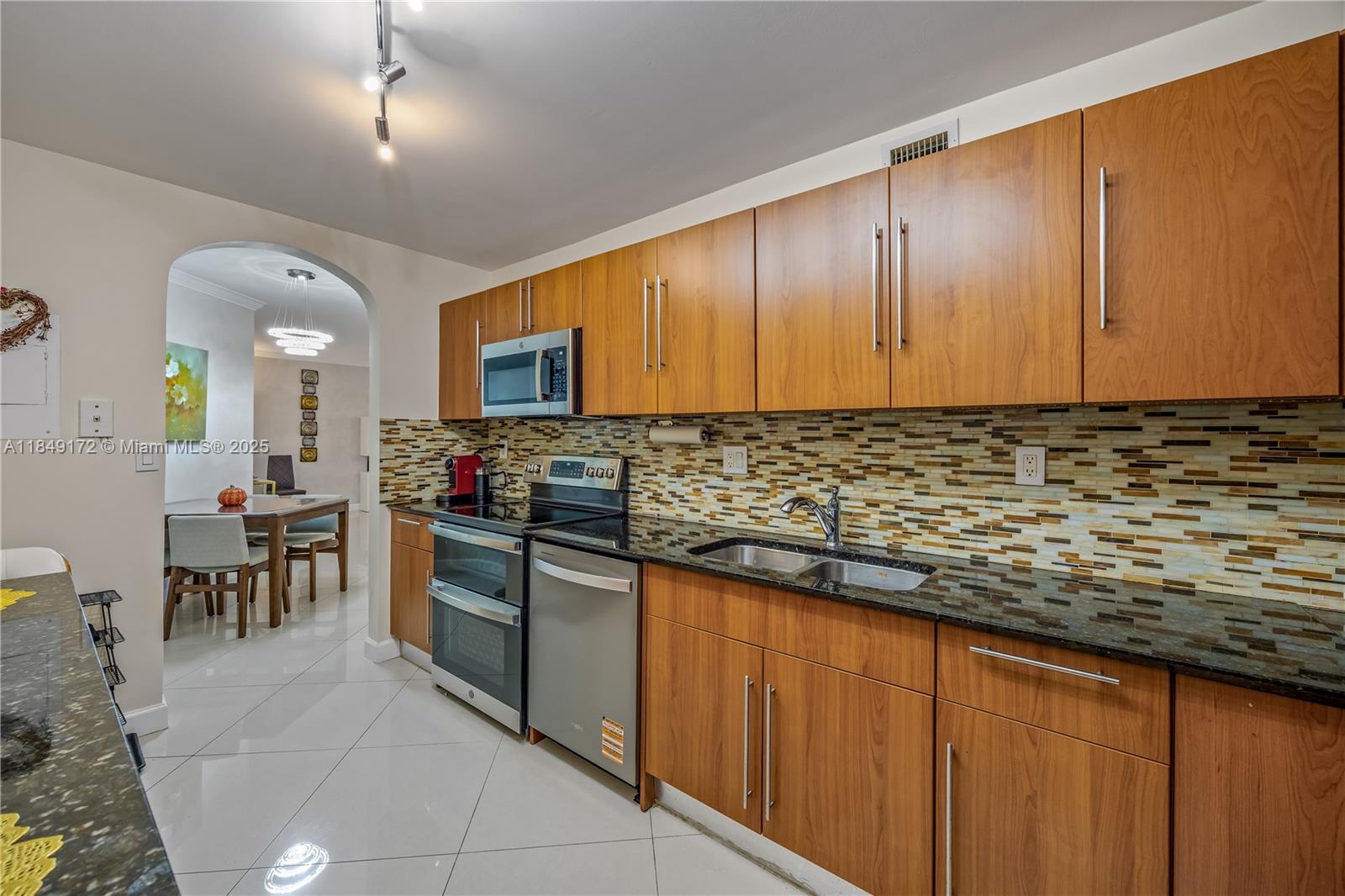 Photo of 3001 Ocean Dr  #425, Hollywood, Florida, 33019 - 