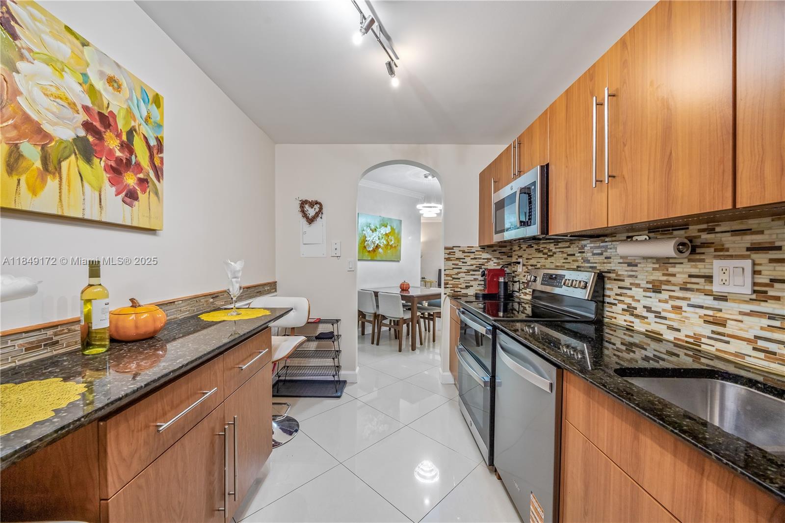 Photo of 3001 Ocean Dr  #425, Hollywood, Florida, 33019 - 
